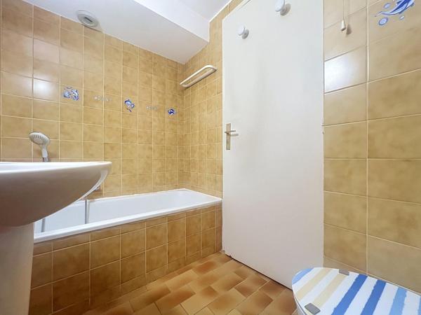 Peymeinade : T2 en Duplex + 2 stationnements au calme.