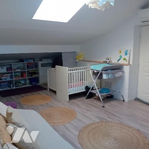 EN EXCLUSIVITE VILLA DE 2012 d'une superficie habitable de 210m² sur une parcelle de terrain de...