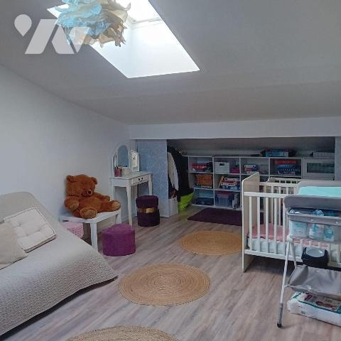 EN EXCLUSIVITE VILLA DE 2012 d'une superficie habitable de 210m² sur une parcelle de terrain de...