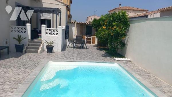 EN EXCLUSIVITE VILLA DE 2012 d'une superficie habitable de 210m² sur une parcelle de terrain de...