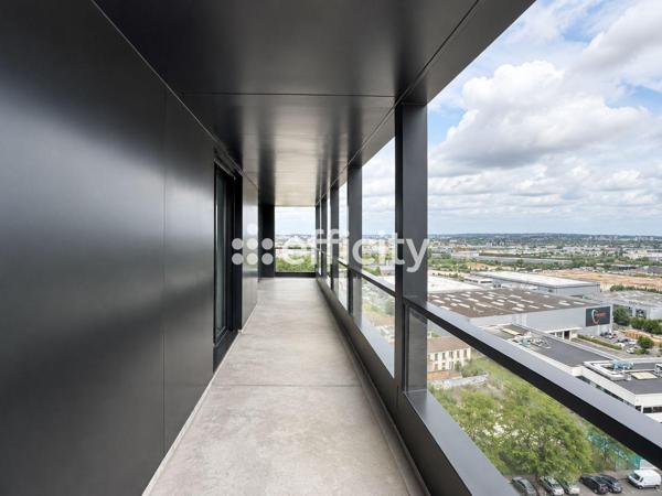 Appartement
         4 pièces
        - 86 m² 570 000 € *