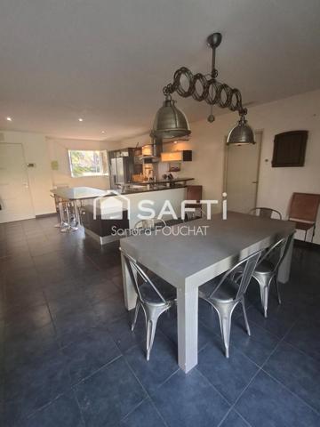 Un cadre de vie serein pour votre famille : maison T4 à proximitée du centre bourg et de l'école.