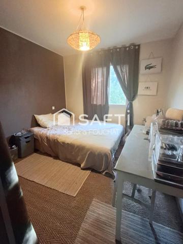 Un cadre de vie serein pour votre famille : maison T4 à proximitée du centre bourg et de l'école.