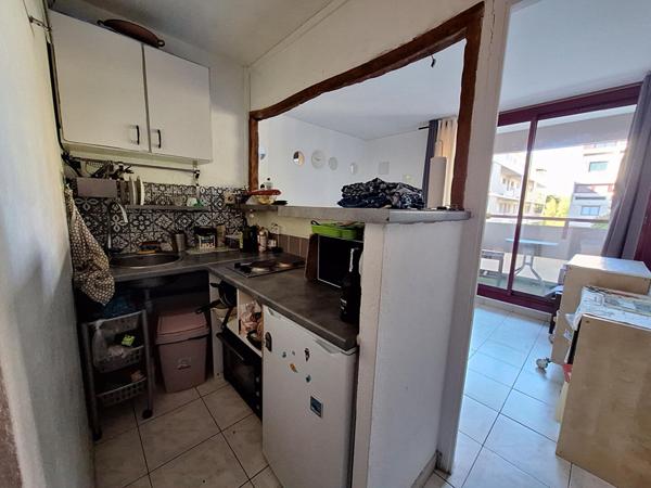 T2 de 28 m2 avec balcon Aix Pont de l'Arc LA PARADE