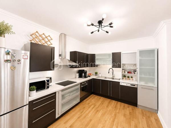 CANNES PRADO - ISOLA BELLA -  APPARTEMENT 4 PIECES 98M² - TERRASSE 37M² - CALME - 10 MIN RUE D'ANTIBES À PIED
(English version below)
En pleine cœur du quartier Prado - Isola Bella, à 3 min de tous les commerces et à seulement 10 min de la rue d'Antibes, Laurent Morin vous propose en exclusivité cet appartement en rdc traversant de 98.15M² entièrement refait à neuf.

Climatisé, au calme et sans vis à vis, il est composé comme suit :
- Un grand séjour de 45m² avec 3 grandes baies vitrées qui ouvrent la terrasse
- Une cuisine entièrement équipée qui donne sur le séjour et la terrasse
- Une grande terrasse de 37m²
- 2 grandes chambres (11 et 18m²) dont une avec accès direct à la terrasse
-  Possibilité de faire une 3eme chambre également à la place de la cuisine
- Un dressing avec fenêtre de 8.5m² qui peut aussi servir de bureau ou de petite chambre.
- 2 salles de douche
- Nombreux rangement
- Une Cave
- Une place de parking idéalement situé à 10 mètres de l'appartement 

Vous apprécierez son emplacement stratégique à 3 min à pied de tous les commerces, 10 min de la rue d'Antibes et moins de 15 min de la Croisette - Palais des festivals.
Exposition : SUD
Charges annuelles : 3000€ (chauffage inclus)
Taxe foncière : 1352€
Contactez moi 7j/7 et 24h/24 pour plus d'information et organiser une visite.

Les 5 premières photos ont été retouchées afin de modifier la décoration et faciliter la projection. 
L'appartement est en excellent état et a été renové récemment.
----------------------------------------------
CANNES PRADO – ISOLA BELLA – 4-ROOM APARTMENT 98 SQM – 37 SQM TERRACE – QUIET SETTING – 10 MIN WALK TO RUE D’ANTIBES

Located in the heart of the sought-after Prado–Isola Bella district, just a 3-minute walk from all amenities and only 10 minutes from Rue d’Antibes, Laurent Morin is pleased to present this exclusive, fully renovated 98.15 sqm ground-floor dual-aspect apartment.

Air-conditioned, peaceful, and enjoying complete privacy with no overlooking neighbors, the property comprises:
- A spacious 45 sqm living room with three large floor-to-ceiling windows opening onto the terrace
- A fully fitted and equipped open-plan kitchen connected to the living area and terrace
- A large 37 sqm terrace
- Two spacious bedrooms (11 sqm and 18 sqm), one of which has direct access to the terrace
- Possibility to create a third bedroom in place of the current kitchen
- An 8.5 sqm walk-in dressing room with a window, which could also be used as a home office or small bedroom
- Two shower rooms
- Ample built-in storage
- A cellar/storage unit
- A private parking space ideally located just 10 meters from the apartment
You will appreciate its prime location, only a 3-minute walk from local shops and services, 10 minutes from Rue d’Antibes, and less than 15 minutes from La Croisette and the Palais des Festivals.
Exposure: South-facing
Annual service charges: €3,000 (including heating)
Property tax: €1,352
For further information or to arrange a viewing, please contact me 24/7.