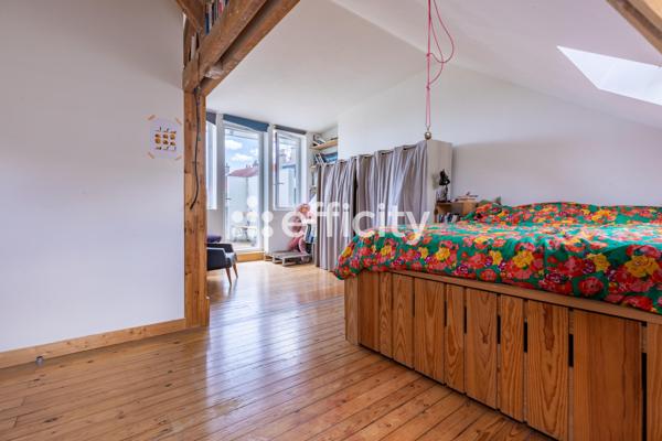 Maison
         8 pièces
        - 169 m² Exclusivité 619 000 € *