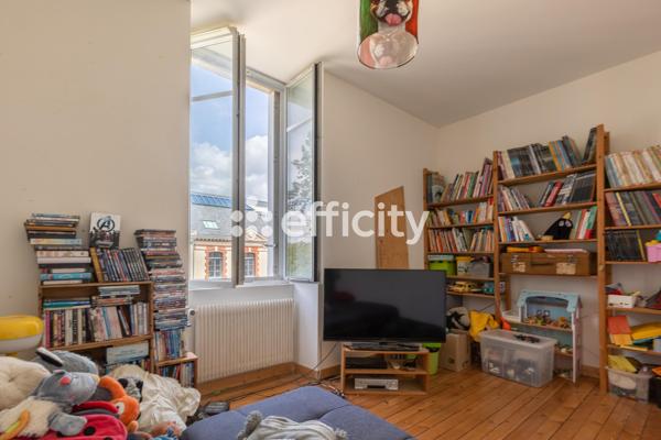 Maison
         8 pièces
        - 169 m² Exclusivité 619 000 € *