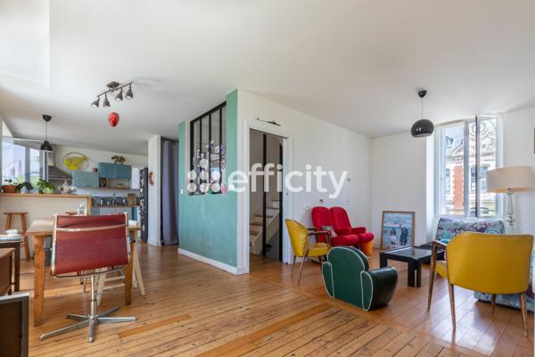 Maison
         8 pièces
        - 169 m² Exclusivité 619 000 € *