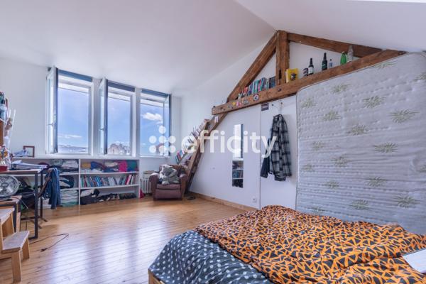 Maison
         8 pièces
        - 169 m² Exclusivité 619 000 € *