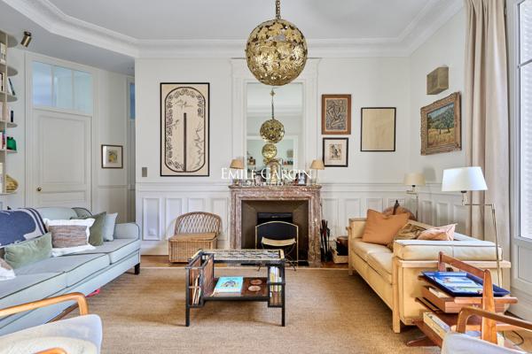 A vendre - appartement - 101 m² - Paris - 75007 - Ecole Militaire - Rue Cler
