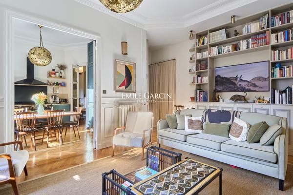 A vendre - appartement - 101 m² - Paris - 75007 - Ecole Militaire - Rue Cler