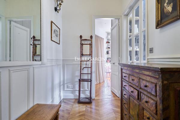 A vendre - appartement - 101 m² - Paris - 75007 - Ecole Militaire - Rue Cler