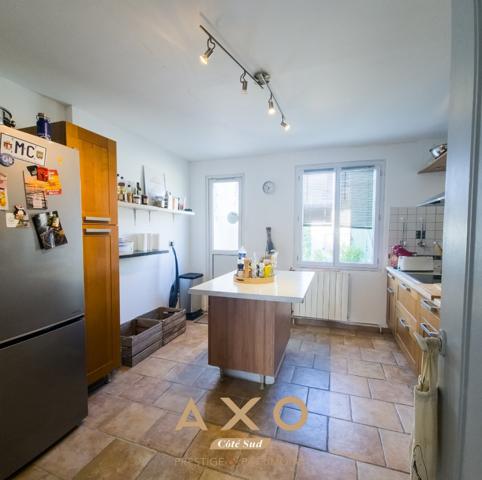 RESIDENCE SECURISEE PEY BLANC - MAISON - 220 M2 - TERRAIN 2 000 M2 - PISCINABLE - VUE SAINTE VICTOIRE  - 1 150 000
