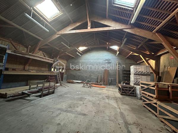 Immeuble commercial de 400 m²