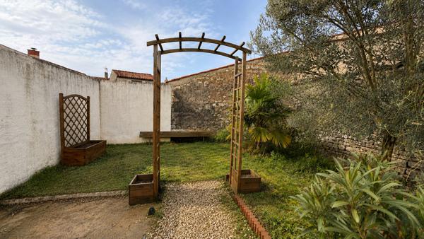 ANDILLY MAISON DE PLAIN PIED 83 M² 2 CHAMBRES JARDIN GARAGE  Andilly