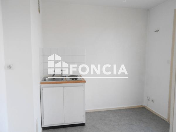 Location Studio 32.25 m² - 27 RUE DU PARC Orleans 45000