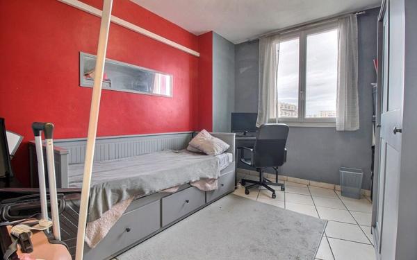 Appartement à vendre    4 pièces • 64,87 m2 Marseille 14