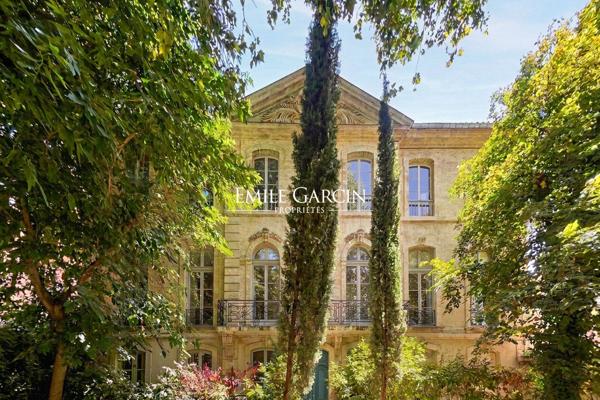 A vendre - historique - appartement de prestige - hôtel particulier - collection Lambert - étage noble - balcon filant - parking privatif - cave
