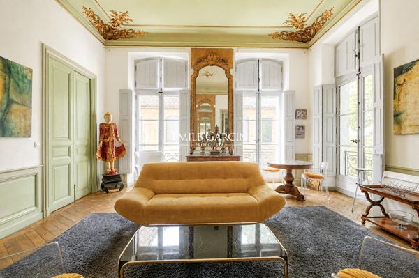 A vendre - historique - appartement de prestige - hôtel particulier - collection Lambert - étage noble - balcon filant - parking privatif - cave