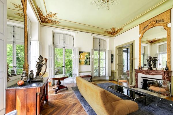A vendre - historique - appartement de prestige - hôtel particulier - collection Lambert - étage noble - balcon filant - parking privatif - cave