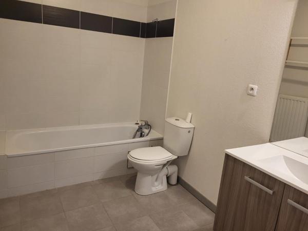 Beau T2 avec grande terrasse, au cœur d’une résidence paisible