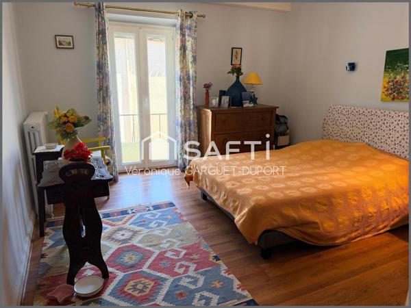 Maison 170m2 en Centre-ville, jardin 900m2, garage, sans vis à vis