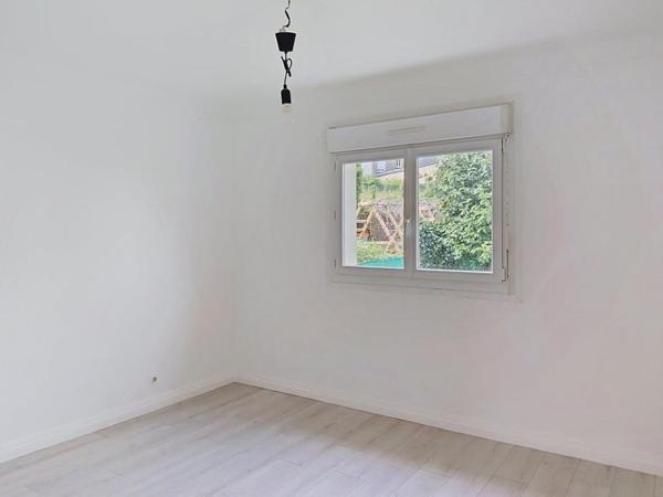 LORIENT : Immeuble de rapport avec 3 appartements T3