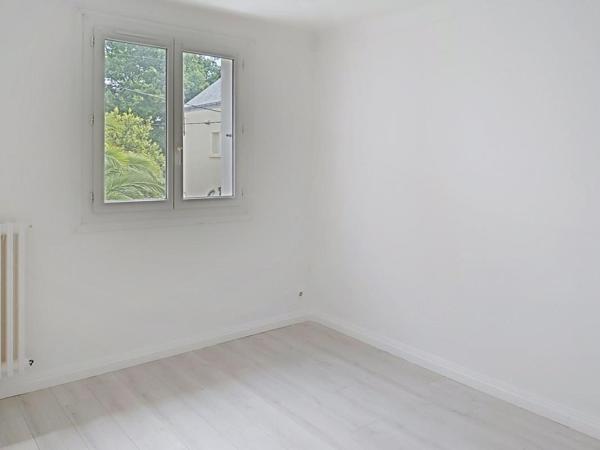 LORIENT : Immeuble de rapport avec 3 appartements T3