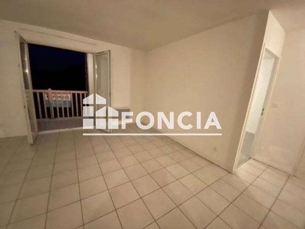 Location Appartement 2 pièces 41.4 m² - RUE GASTON PLANTE Orthez 64300