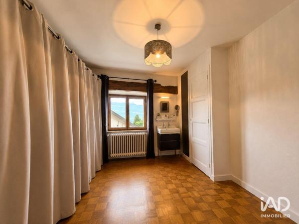 Maison à vendre 10 pièces 225 m² Le Bourget-du-Lac