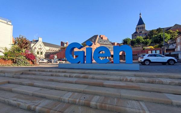 Maison à vendre    1 pièce •  Gien