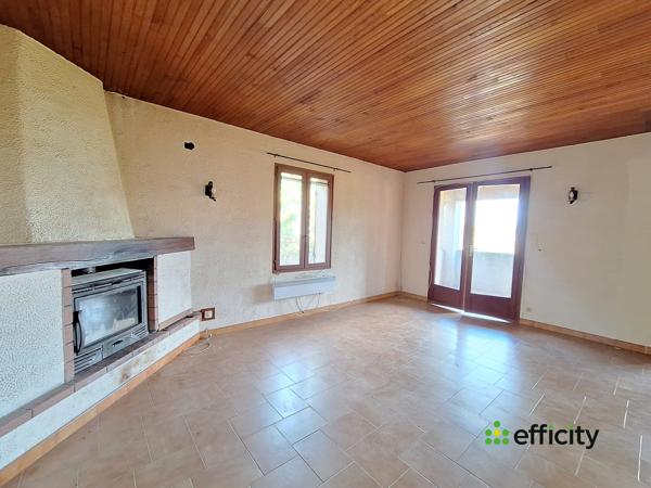 Maison
         5 pièces
        - 105 m² Exclusivité 220 000 € *