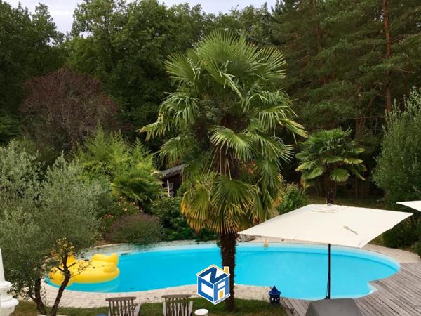 CHAUMIÈRE AVEC 6 CHAMBRES - 5 SALLES DE BAINS - PISCINE - GARAGE ET PARC ARBORÉ