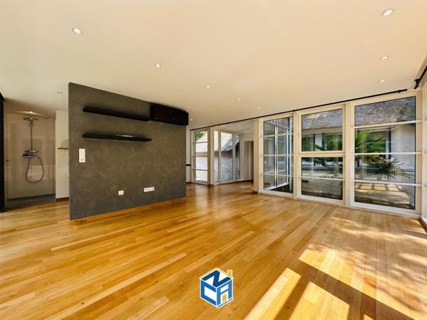 CHAUMIÈRE AVEC 6 CHAMBRES - 5 SALLES DE BAINS - PISCINE - GARAGE ET PARC ARBORÉ