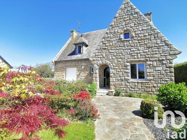 Maison traditionnelle 6 pièces de 137 m² à La Roche-Jaudy (22450)