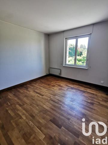 Maison traditionnelle 6 pièces de 137 m² à La Roche-Jaudy (22450)