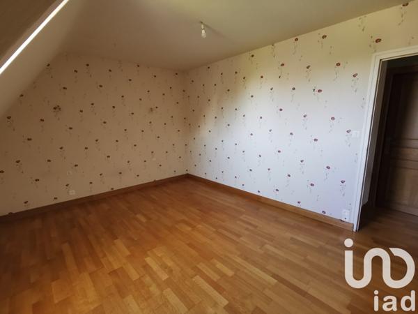 Maison traditionnelle 6 pièces de 137 m² à La Roche-Jaudy (22450)