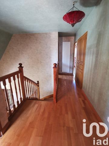 Maison traditionnelle 6 pièces de 137 m² à La Roche-Jaudy (22450)