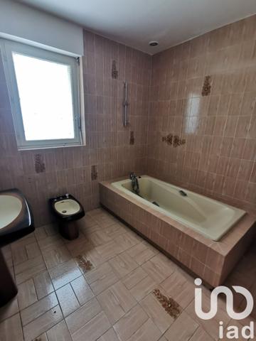 Maison traditionnelle 6 pièces de 137 m² à La Roche-Jaudy (22450)