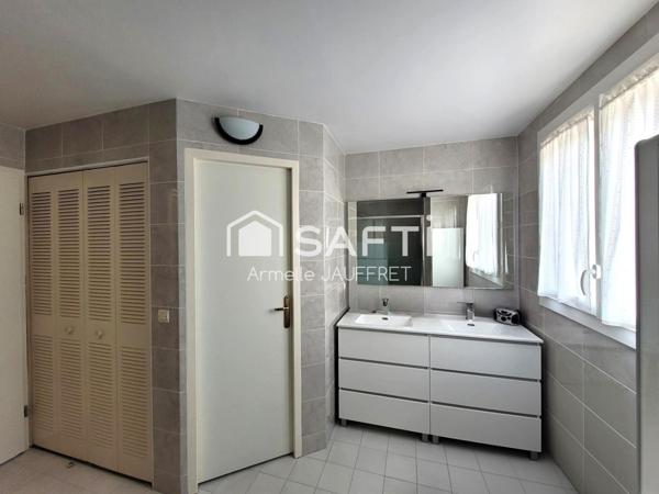 Maison Kaufmann & Broad proximité gare et écoles.