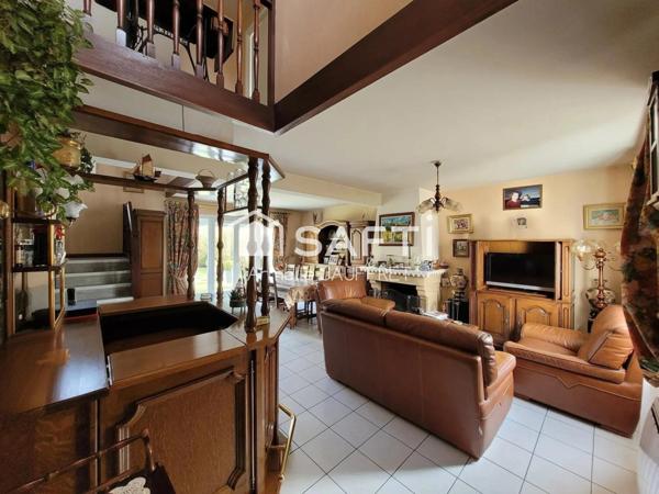 Maison Kaufmann & Broad proximité gare et écoles.