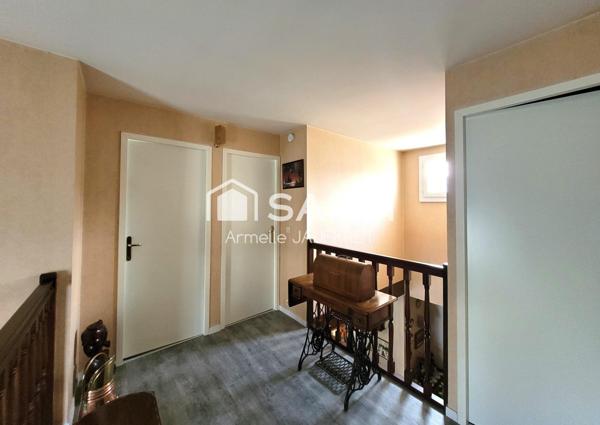 Maison Kaufmann & Broad proximité gare et écoles.