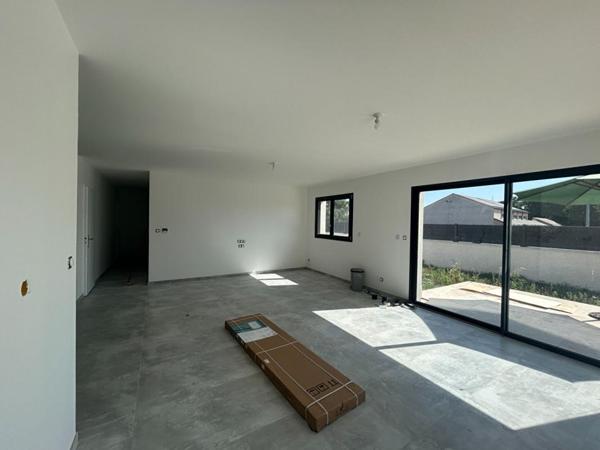 Maison de plain-pied  -Saint Romain la Motte