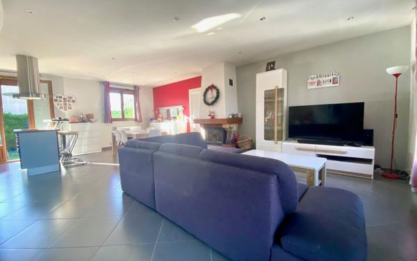 Maison à vendre    5 pièces •  Épône