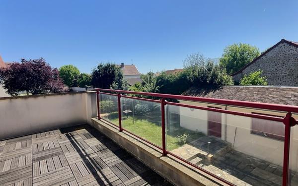 Maison à vendre    5 pièces •  Le Coudray-Montceaux