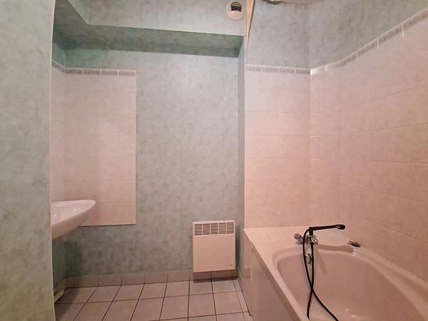 Appartement 2 pièces à vendre Châtellerault - 86100 / Réf: 12103
