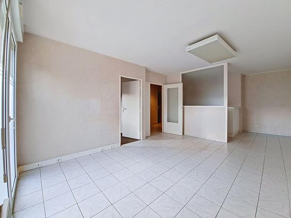 Appartement 2 pièces à vendre Châtellerault - 86100 / Réf: 12103
