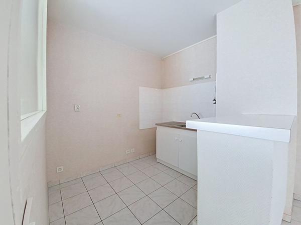 Appartement 2 pièces à vendre Châtellerault - 86100 / Réf: 12103