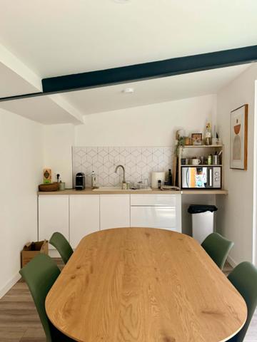 Immeuble Signature au Charme Industriel & Prestige Urbain
