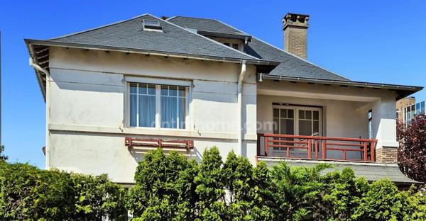 90000 BELFORT CENTRE- MAISON DE MAITRE- 6 PIECES- 5 CHAMBRES- SOUS SOL COMPLET- PARKING- TERRASSE- CALME